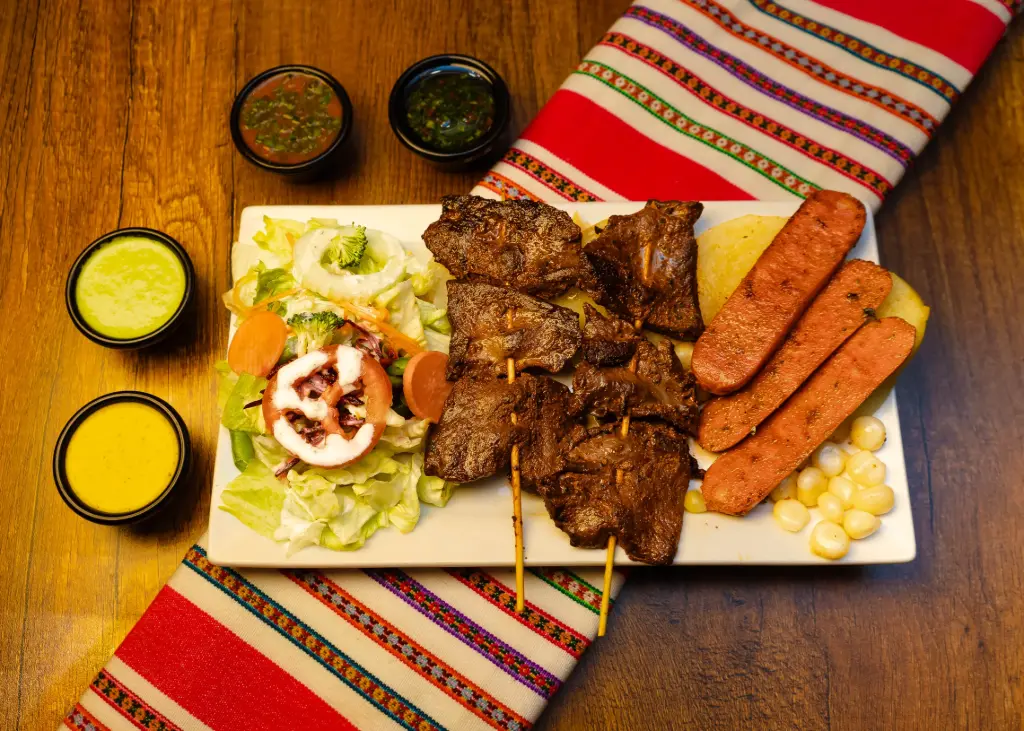 ANT. CORAZÓN + CHORIZO