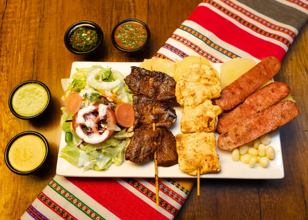 ANT. CORAZÓN + ANT. POLLO + CHORIZO