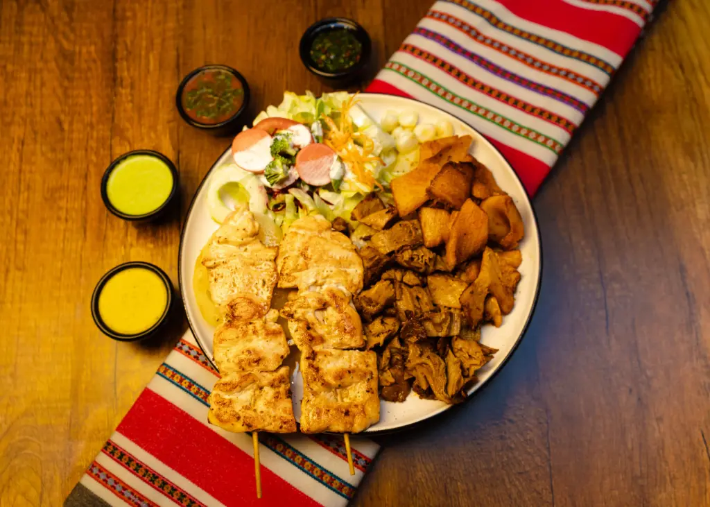 ANT. POLLO + PANCITA + RACHI