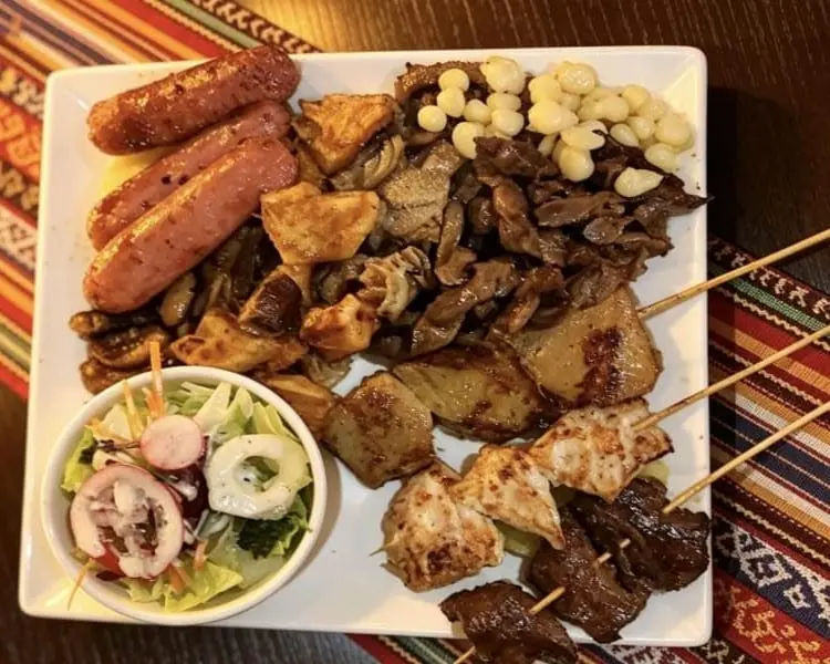 MIXTO + UBRE + PANCITA + MOLLEJITA + CHONCHOLI + RACHI + CHORIZO