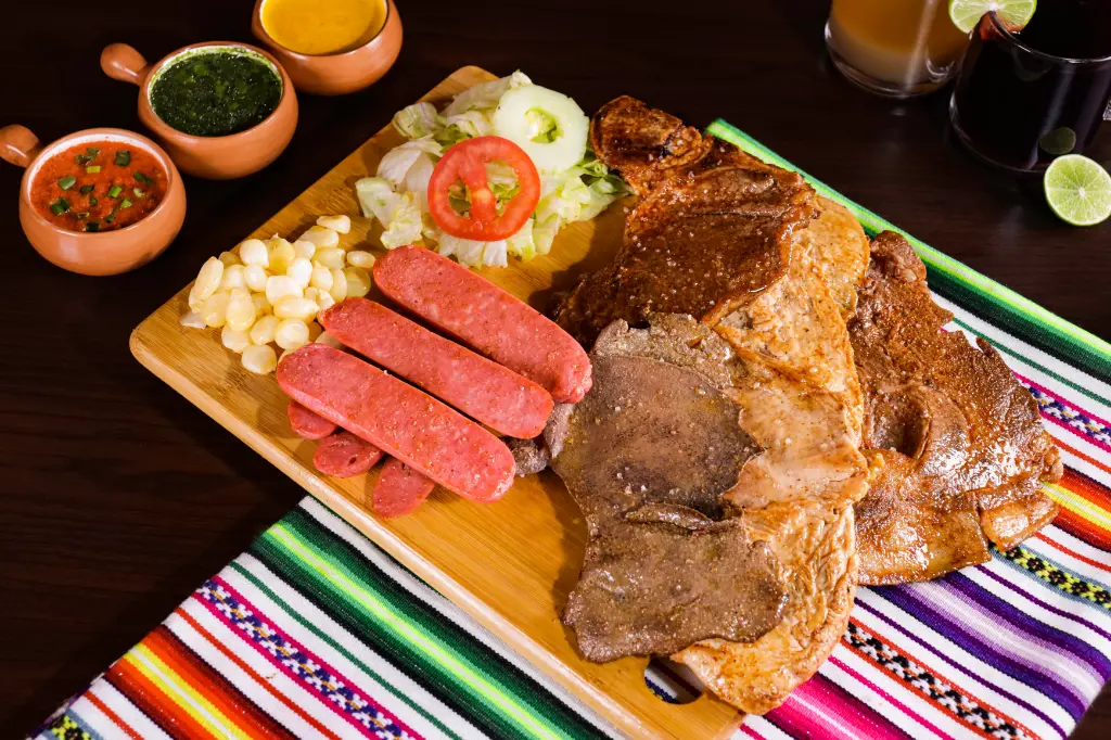 CHULETA + CHURRASCO + POLLO + CHORIZO + LOMO